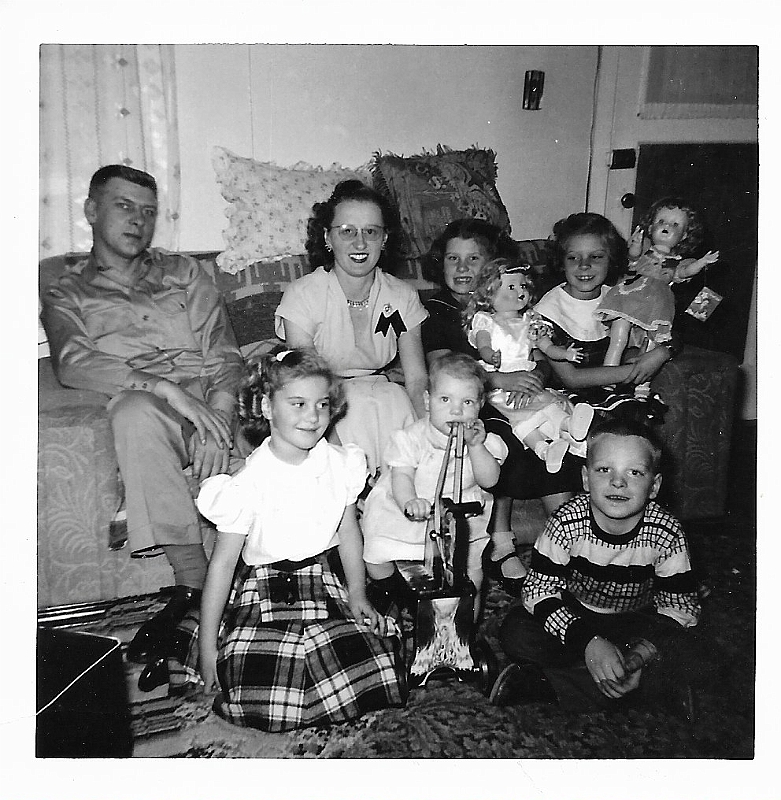 Leland Goeke family Patsy and Sandy.jpeg